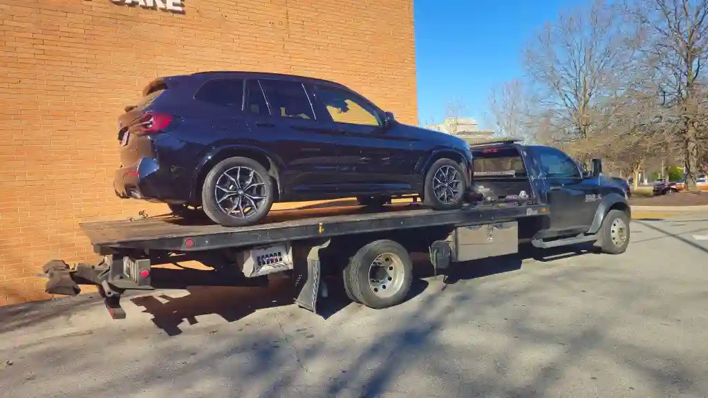 Emergency tow truck serving Hermitage and Percy Priest Lake area in Nashville 37214