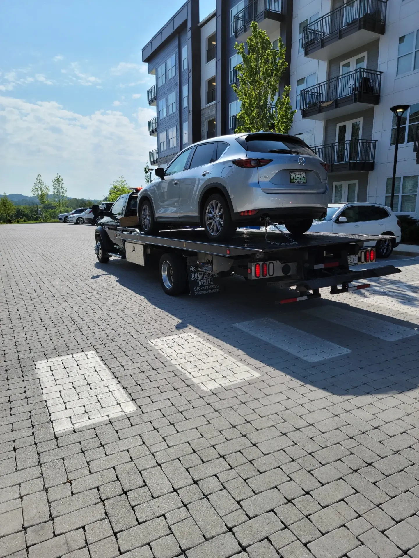 How Long Can You Leave a Broken Down Car in Tennessee? - Nashville towing service